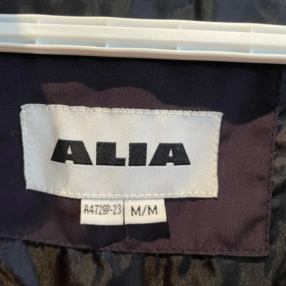 Light Spring/Fall jacket button up - Picture 3 of 3